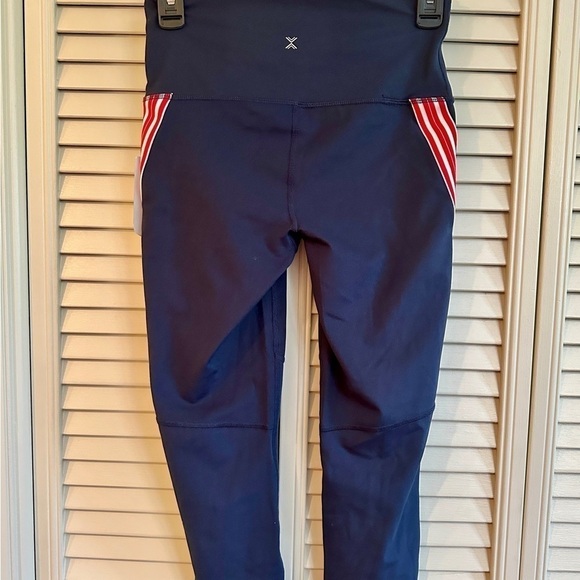 XERSION, NWT, WOMENS, HIGH-RISE, FITTED CAPRI WITH MEDIUM COMPRESSION. SIZE S - Picture 6 of 9